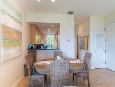 Great Value Oceanfront One Bedroom Vacation Condo in Kapalua