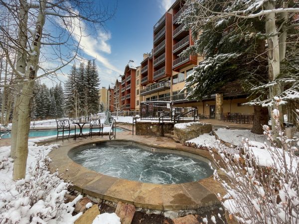 Comfortable Vacation Condo Sleeps Eight Guests in Vail