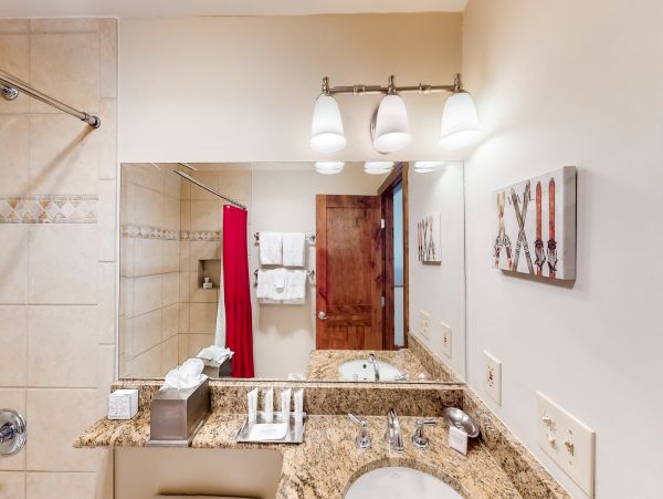 Comfortable Vacation Condo Sleeps Eight Guests in Vail