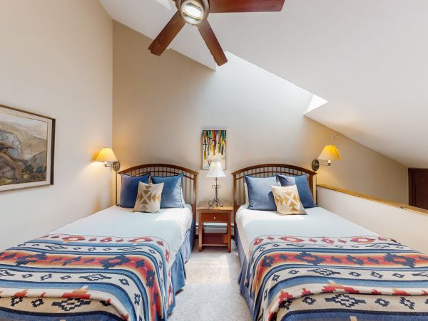 Comfortable Vacation Condo Sleeps Eight Guests in Vail