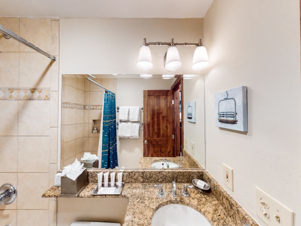 Comfortable Vacation Condo Sleeps Eight Guests in Vail