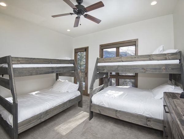 Luxury Vail Four Bedroom Ski Vacation Home-Sleeps 12 Guests