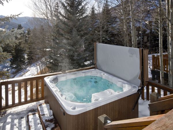 Luxury Vail Four Bedroom Ski Vacation Home-Sleeps 12 Guests