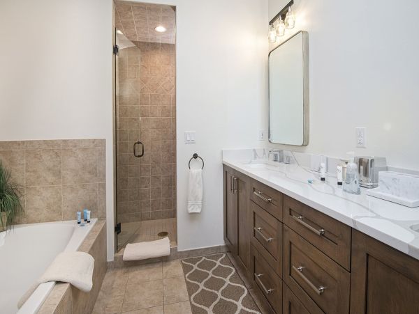 Luxury Vail Four Bedroom Ski Vacation Home-Sleeps 12 Guests