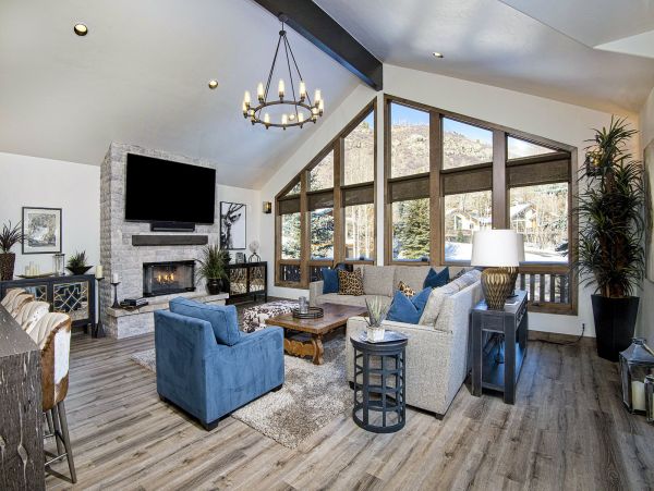 Luxury Vail Four Bedroom Ski Vacation Home-Sleeps 12 Guests