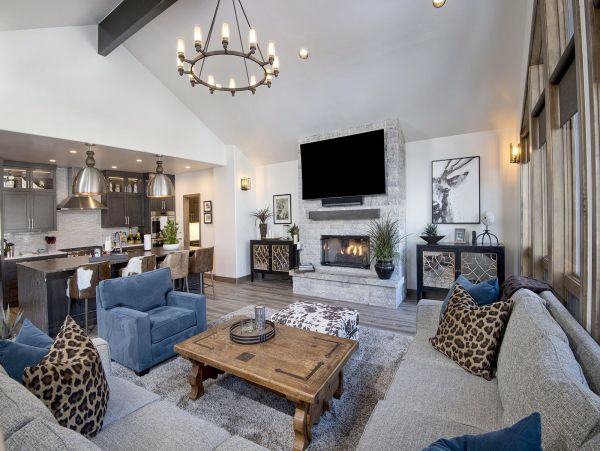 Luxury Vail Four Bedroom Ski Vacation Home-Sleeps 12 Guests