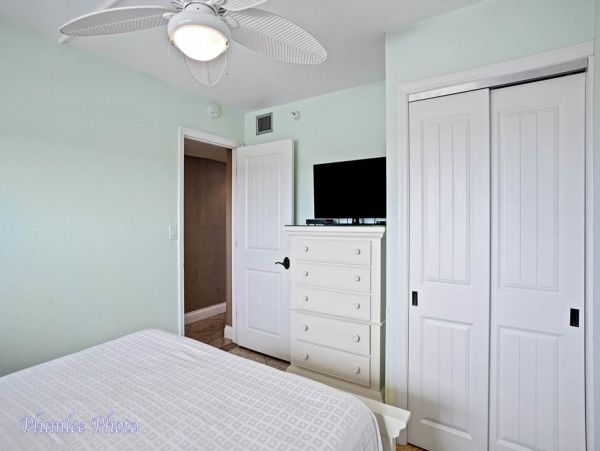 Penthouse  Beachfront Three Bedroom  Views Indian Shores