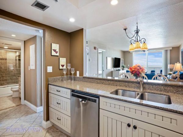 Penthouse  Beachfront Three Bedroom  Views Indian Shores