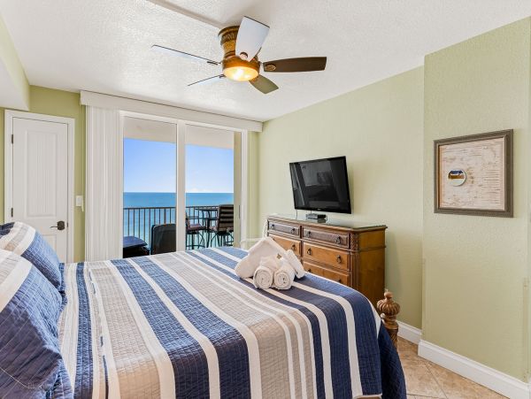 Penthouse  Beachfront Three Bedroom  Views Indian Shores