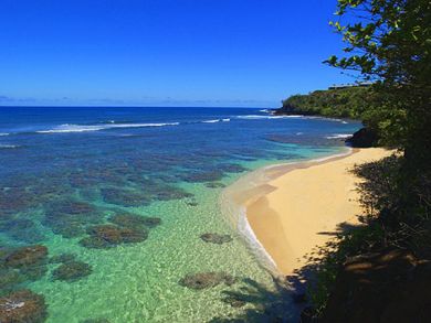 Princeville Spacious Vacation Pool Home Sleeps 12 Guests