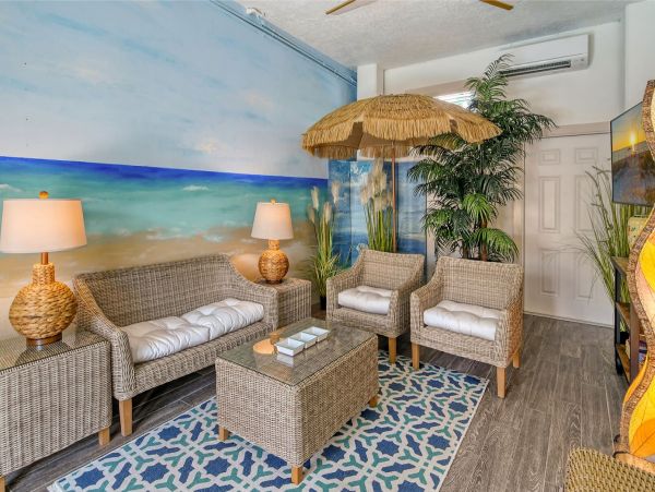 Fabulous Siesta Key Townhome Steps to the Beach