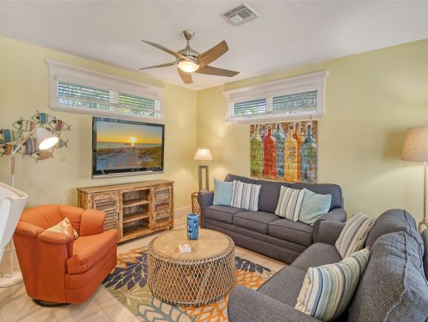 Fabulous Siesta Key Townhome Steps to the Beach
