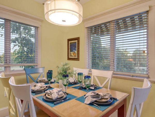 Fabulous Siesta Key Townhome Steps to the Beach