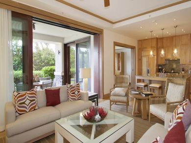 Pacific Views From this Magnificent Kapalua Beach Villa