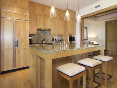Pacific Views From this Magnificent Kapalua Beach Villa