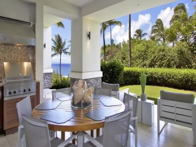 Pacific Views From this Magnificent Kapalua Beach Villa