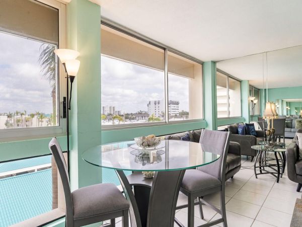 Siesta Key Vacation Rental Condo - One Bedroom Beachfront Vacation Rental