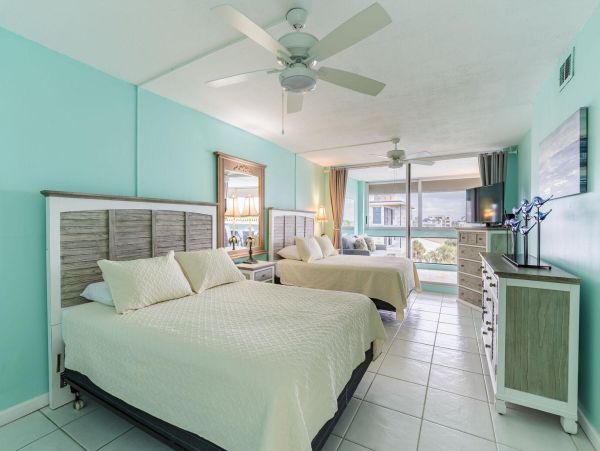 Siesta Key Vacation Rental Condo - One Bedroom Beachfront Vacation Rental