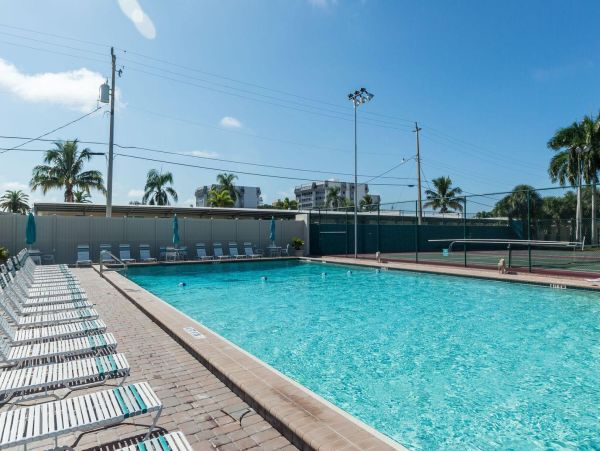 Siesta Key Vacation Rental Condo - One Bedroom Beachfront Vacation Rental