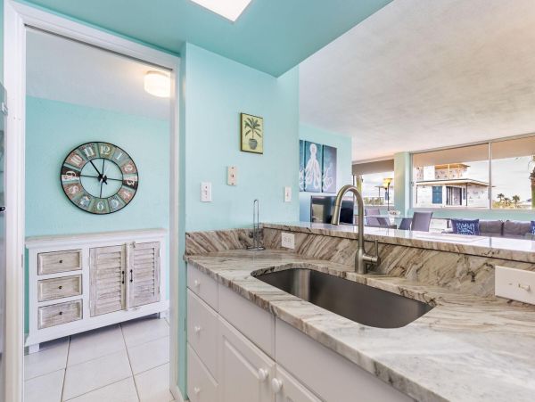 Siesta Key Vacation Rental Condo - One Bedroom Beachfront Vacation Rental