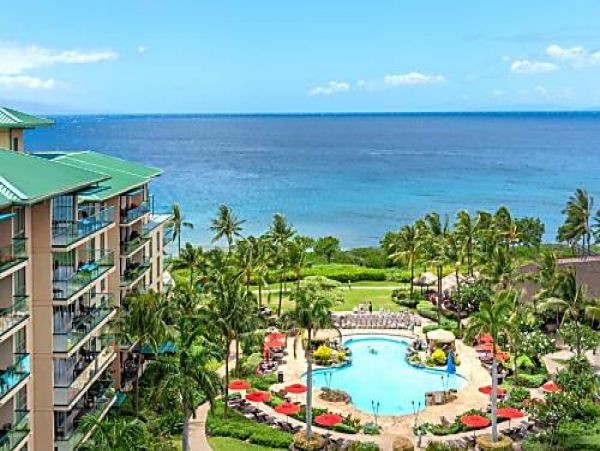 Beautiful 3 Bedroom Condo with Great Pool and Ocean Views