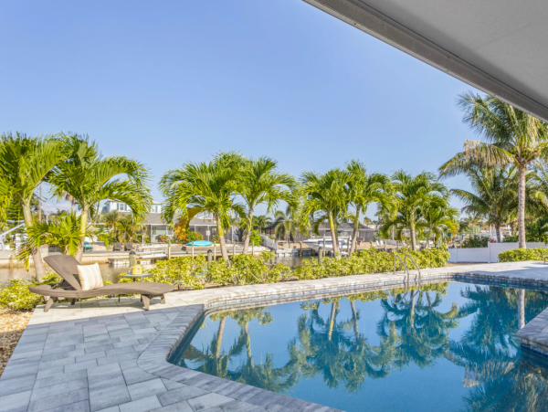 Waterfront Rental Close to Anna Maria with a Boat Dock
