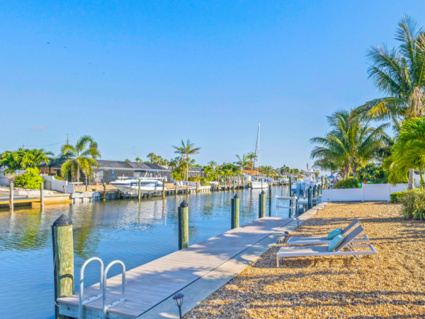 Waterfront Rental Close to Anna Maria with a Boat Dock