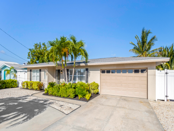 Waterfront Rental Close to Anna Maria with a Boat Dock