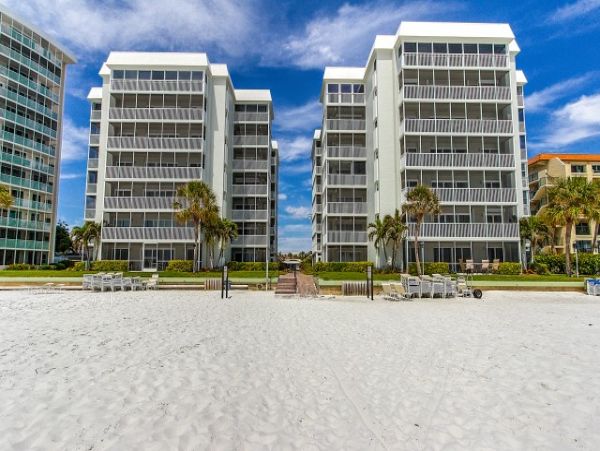 Walk Out Onto the Sandy beach of Siesta Key