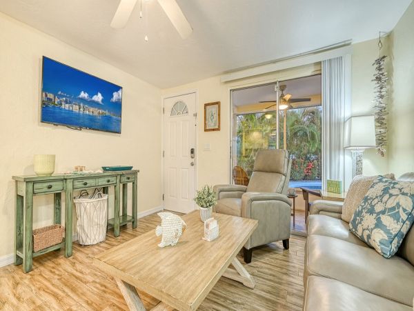 Siesta Keys 6 Bedroom Pool Home Sleeps Up To 20 Guests