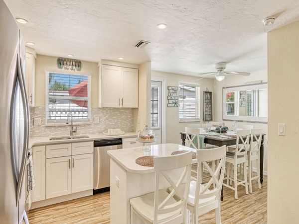 Siesta Keys 6 Bedroom Pool Home Sleeps Up To 20 Guests