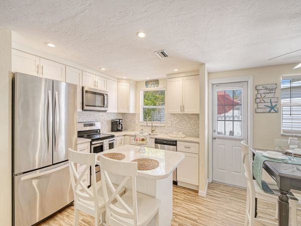 Siesta Keys 6 Bedroom Pool Home Sleeps Up To 20 Guests