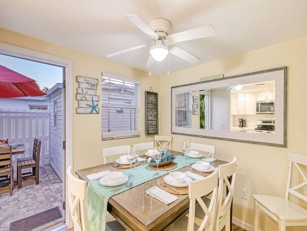 Siesta Keys 6 Bedroom Pool Home Sleeps Up To 20 Guests