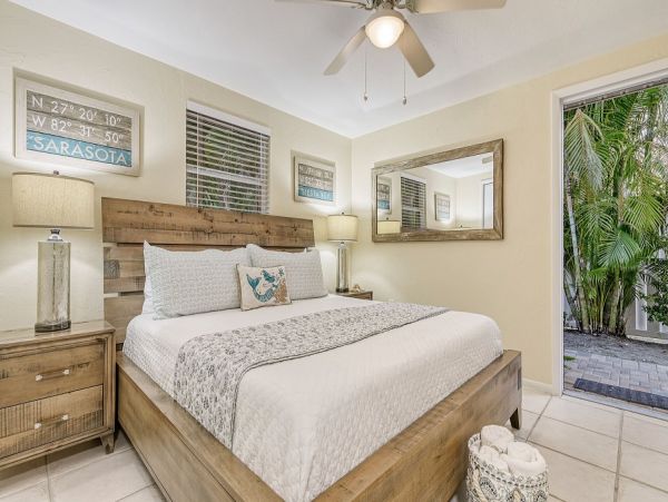 Siesta Keys 6 Bedroom Pool Home Sleeps Up To 20 Guests