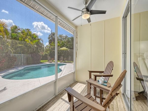 Siesta Keys 6 Bedroom Pool Home Sleeps Up To 20 Guests