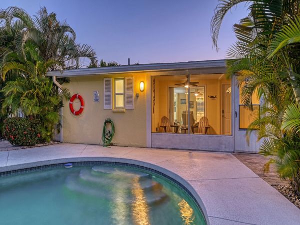 Siesta Keys 6 Bedroom Pool Home Sleeps Up To 20 Guests
