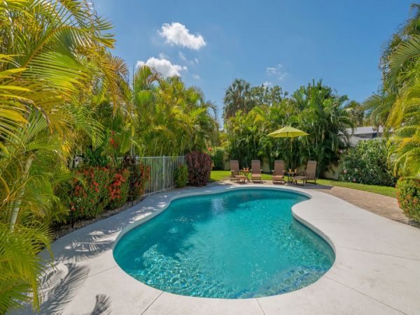 Siesta Keys 6 Bedroom Pool Home Sleeps Up To 20 Guests