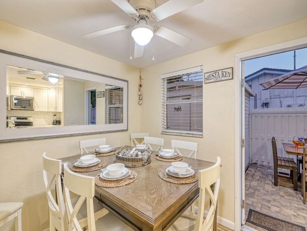 Siesta Keys 6 Bedroom Pool Home Sleeps Up To 20 Guests