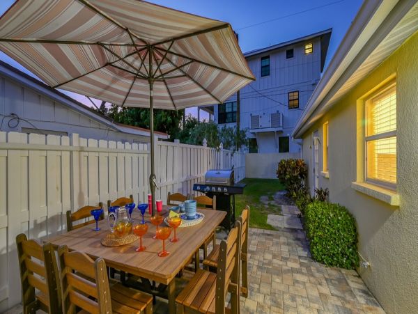 Siesta Keys 6 Bedroom Pool Home Sleeps Up To 20 Guests