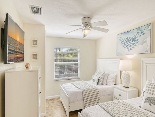 Siesta Keys 6 Bedroom Pool Home Sleeps Up To 20 Guests