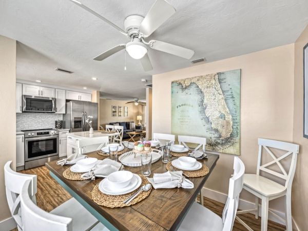 Siesta Keys 6 Bedroom Pool Home Sleeps Up To 20 Guests