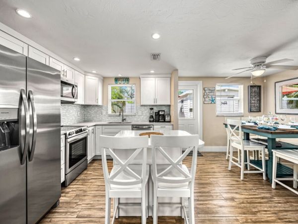Siesta Keys 6 Bedroom Pool Home Sleeps Up To 20 Guests