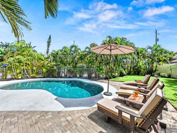 Siesta Keys 6 Bedroom Pool Home Sleeps Up To 20 Guests