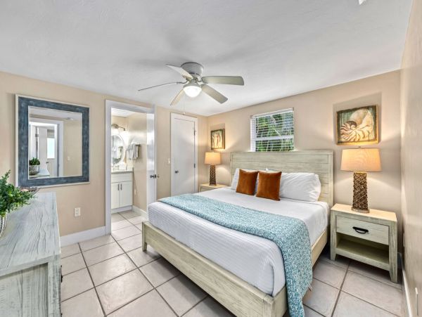 Siesta Keys 6 Bedroom Pool Home Sleeps Up To 20 Guests