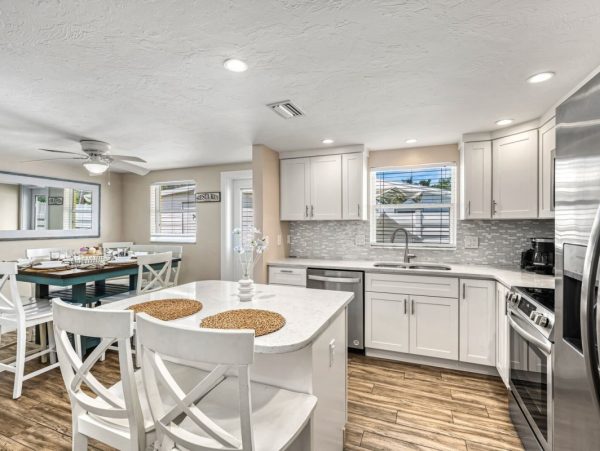Siesta Key Home With Two Pools Near Crescent Beach
