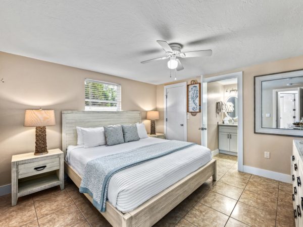 Siesta Key Home With Two Pools Near Crescent Beach