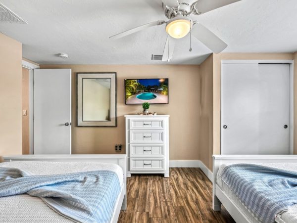 Siesta Key Home With Two Pools Near Crescent Beach