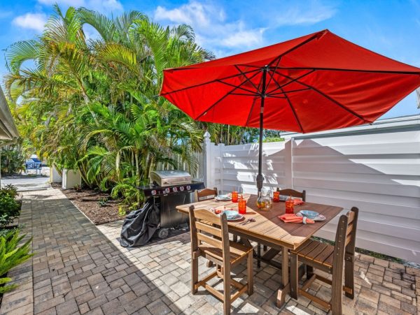 Siesta Key Home With Two Pools Near Crescent Beach