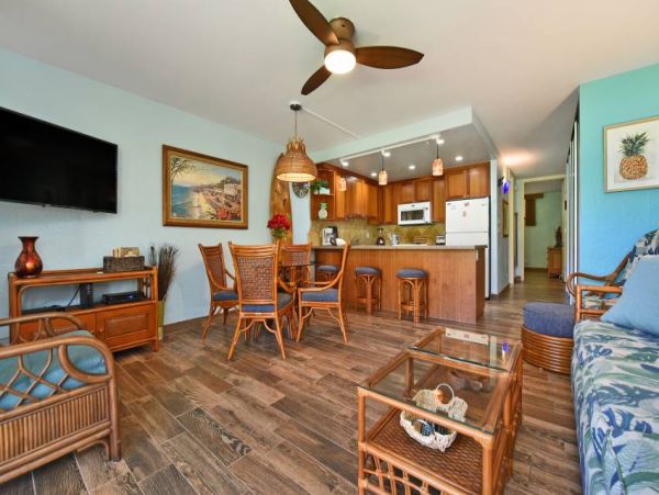 A Great Two Bedroom Sleeps Six Walk Out Views of Pacific