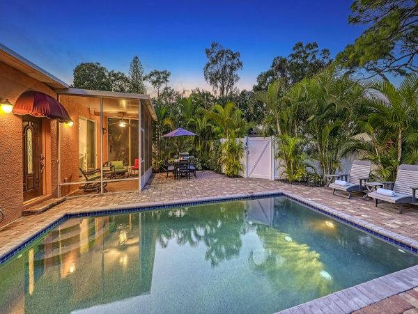 Welcome to Your Magnificent Vacation Duplex in Siesta Key